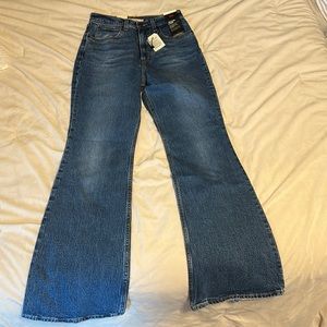 Levi’s 70s high flare